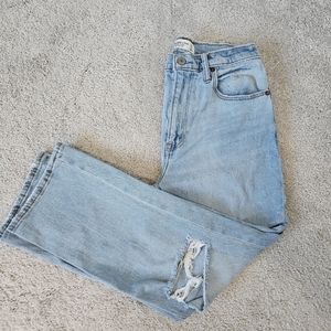 Like New! Abercrombie & Fitch | Ultra High Rise Ankle Straight Jean